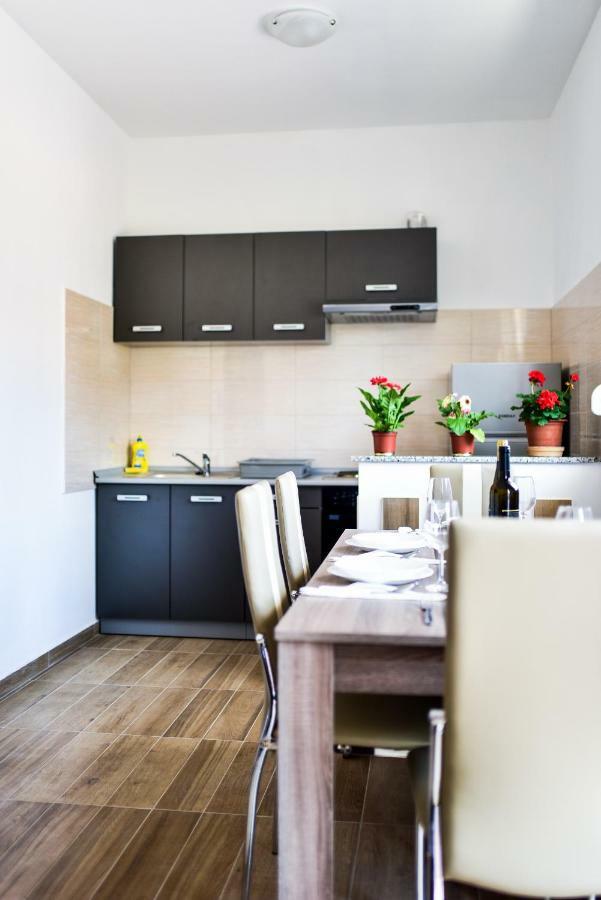 City Apartment 4You Zadar Exteriör bild