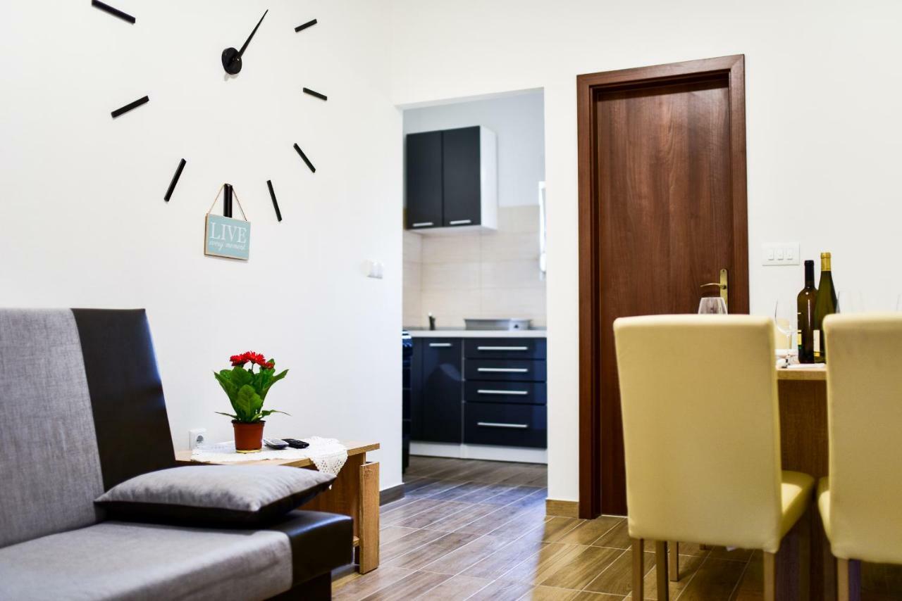 City Apartment 4You Zadar Exteriör bild