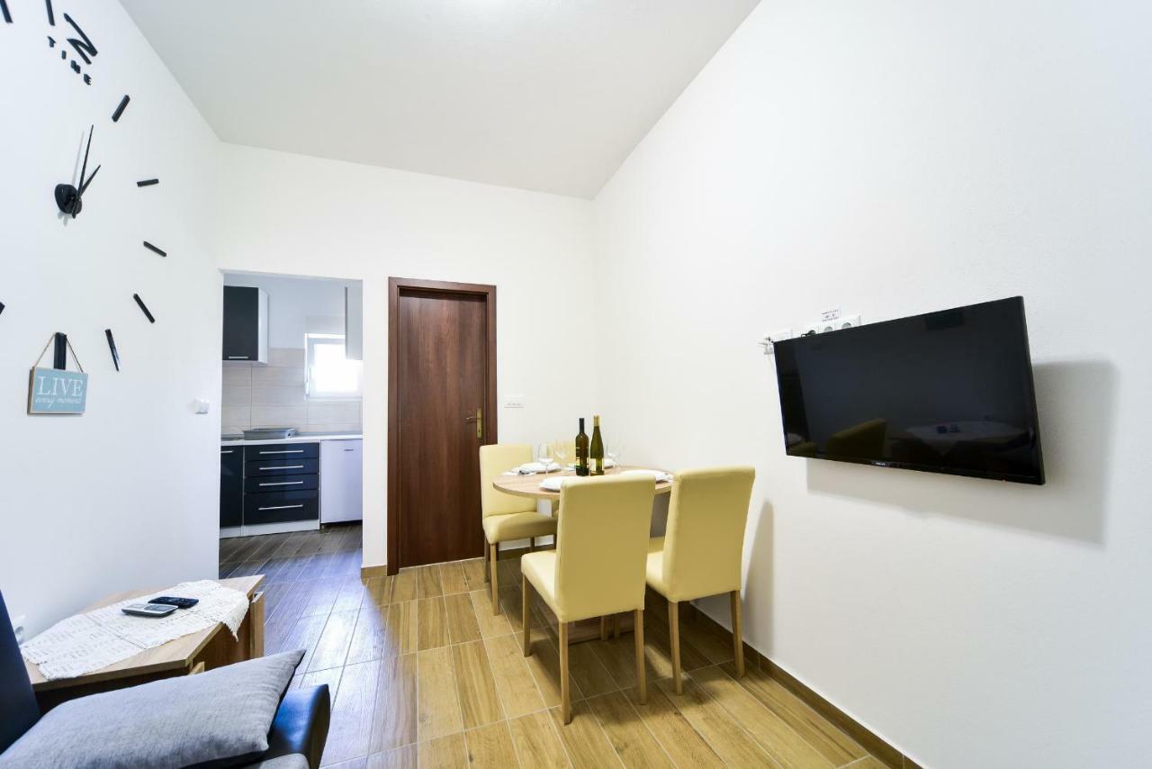 City Apartment 4You Zadar Exteriör bild